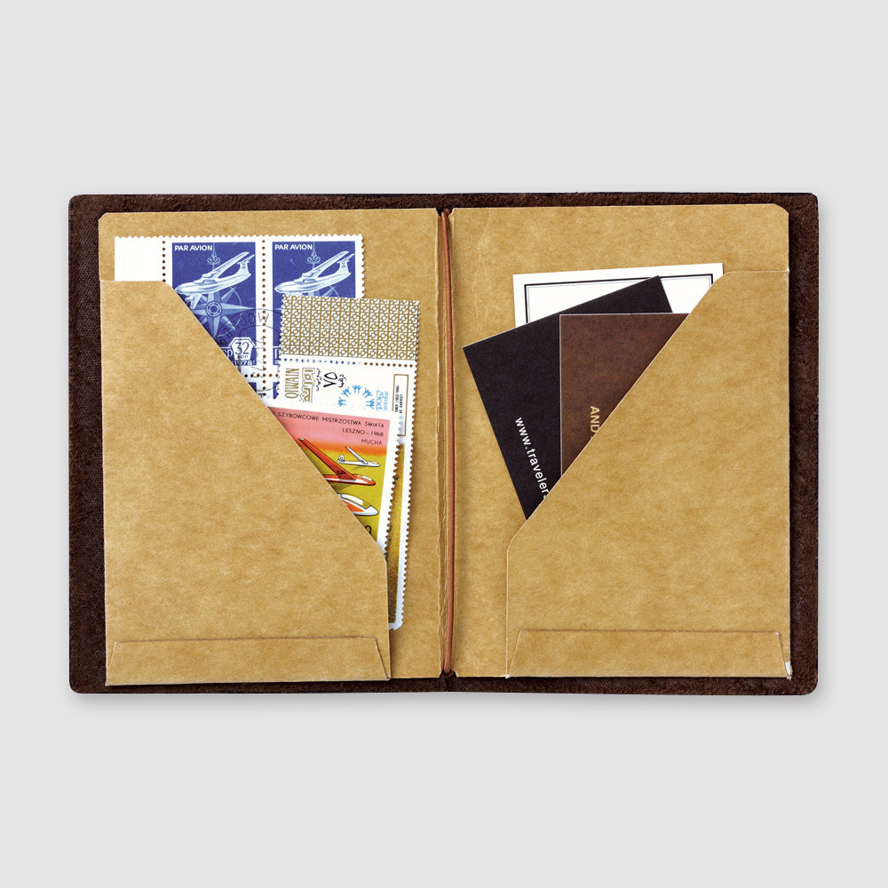 B-247 | TRAVELER'S COMPANY TRAVELER'S notebook [010] 牛皮紙文件夾 (Passport Size)