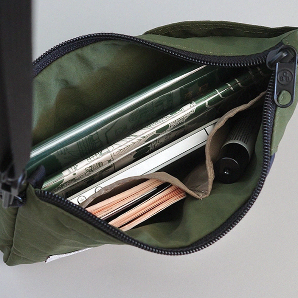 S-503 | CIRCUS BOY BAND TRIP pocket 斜揹包 (Oat green)