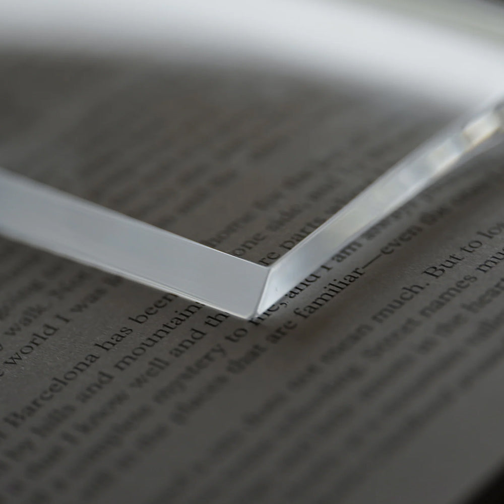 T-879 | TENT BOOK on BOOK 書鎮