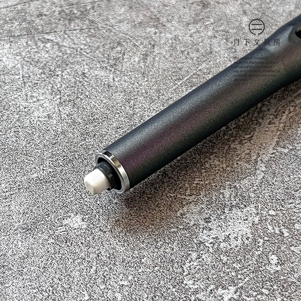 P-257 | UNI KURU TOGA DIVE 旋轉鉛芯筆 0.5mm (極光紫)