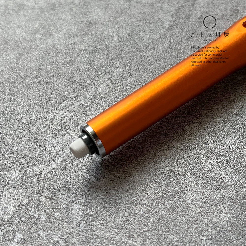 P-273 | UNI KURU TOGA DIVE 旋轉鉛芯筆 0.5mm (暮光橘)