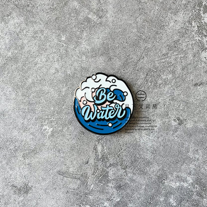 S-46 | UNIVERSE CREATED Be Water 襟章